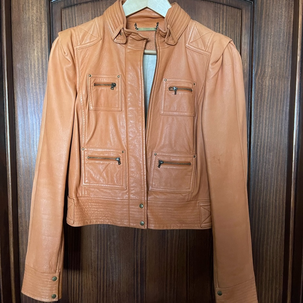 Diane von Furstenberg leather jacket. Size US 4, soft lamb leather.